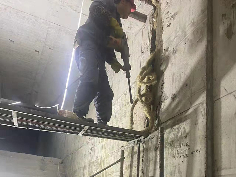 伸缩缝堵漏